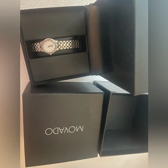 Movado Silver Bracelet Watch with diamonds White Mother-of-Pearl Dial - Picture 13 of 13